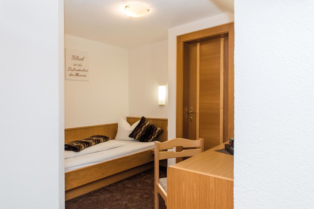 Hotel Idhof อิสชเกิล ภายนอก รูปภาพ